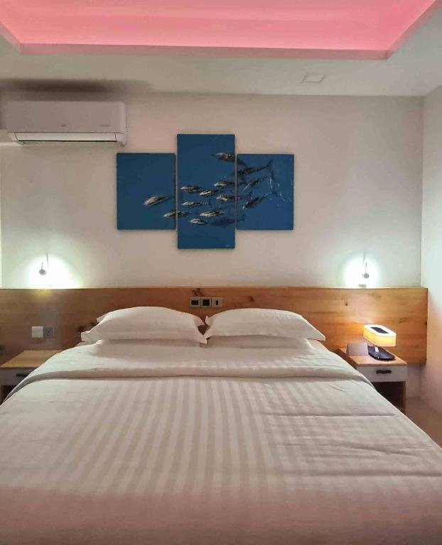 Фото Luau Beach Inn