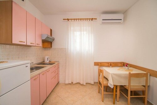 Жильё посуточно Apartments Valentić 1304