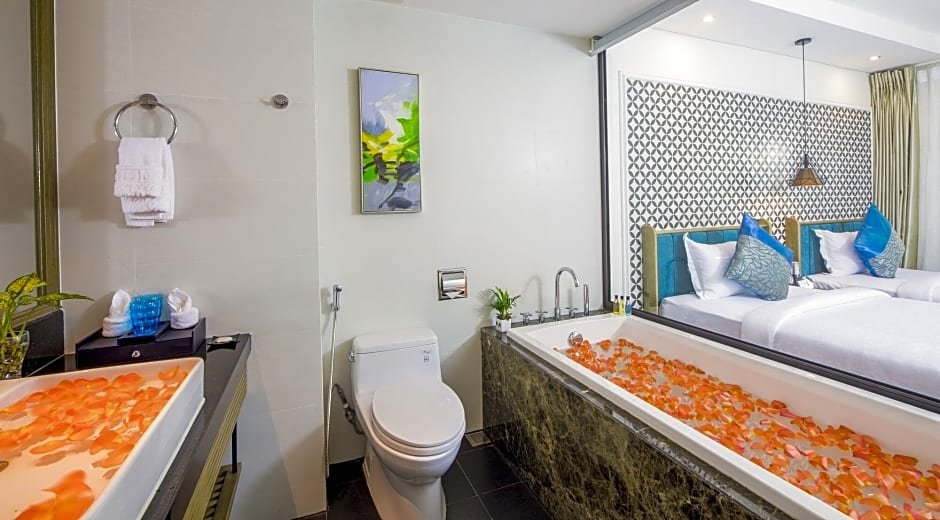 Фото Brilliant Majestic Hotel