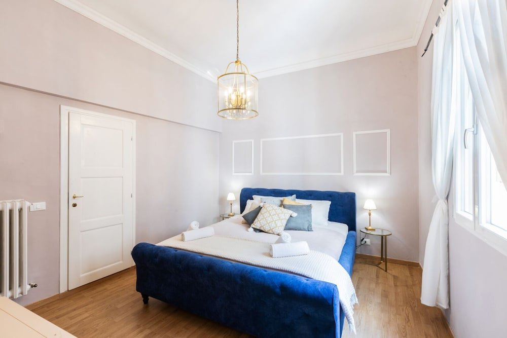 Фото A Florence Palace - 4 Bedroom Apt - Santa Croce