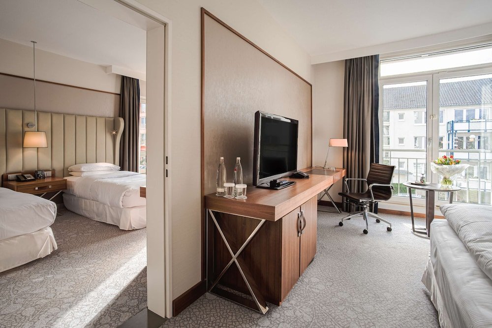 Фото Dorint Hotel Bonn