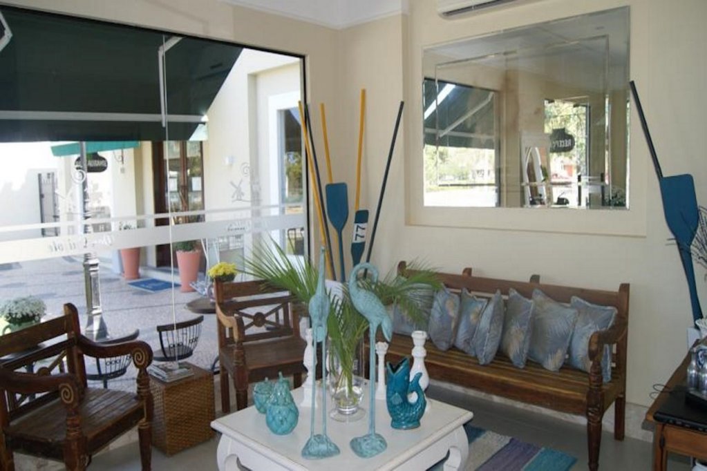 Фото Don Quijote Hotel