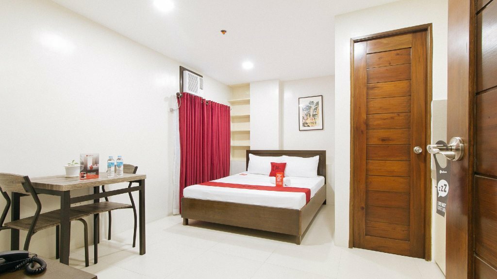 Hotel RedDoorz near Fernwoods Garden Quezon City, Quezon City, photo