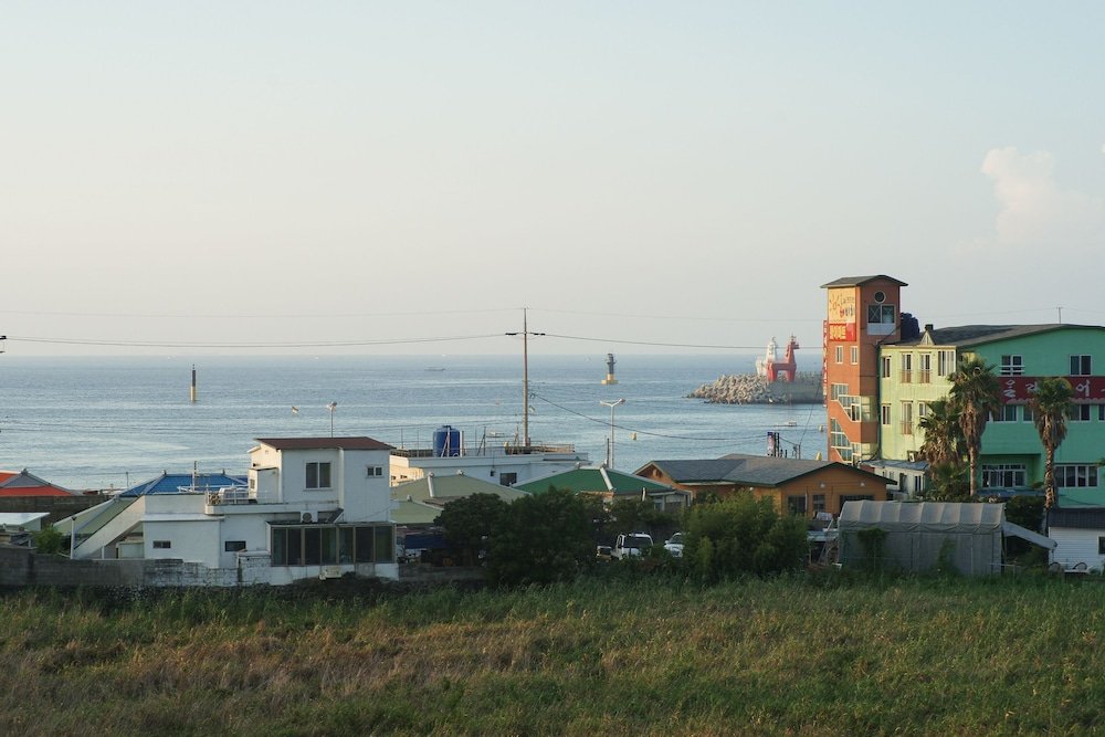 Фото Jeju Ocean Family Hotel
