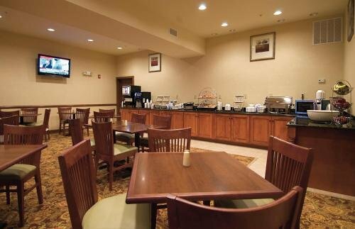 Гостиница Country Inn & Suites by Radisson, Crestview, Fl