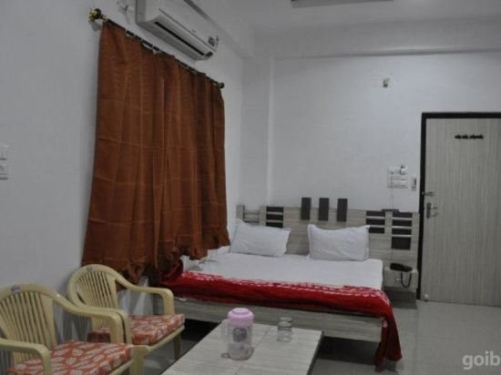 Фото Hotel Vinayakam