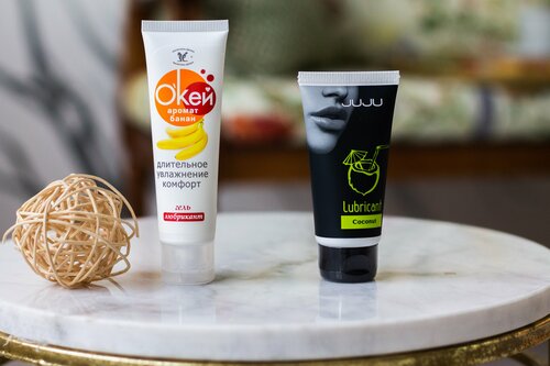 Үйде кемпір саусағымен мастурбация жасайды