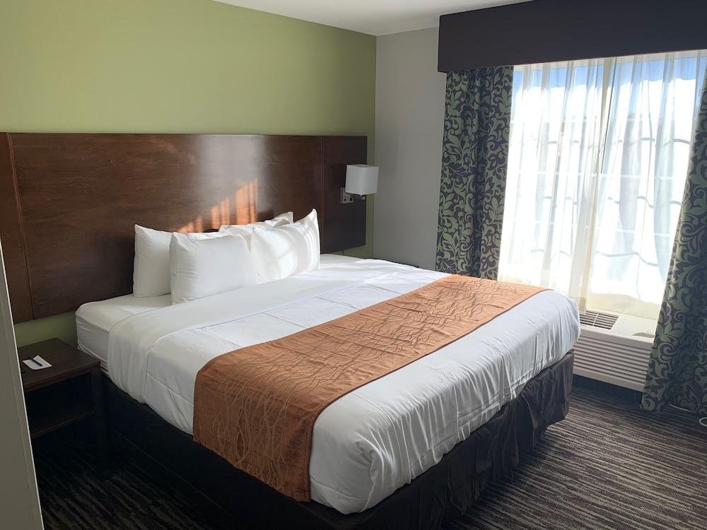 Фото Comfort Inn & Suites North Little Rock Jfk Blvd