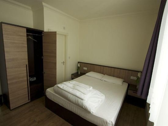 Фото The London Pembury Hotel