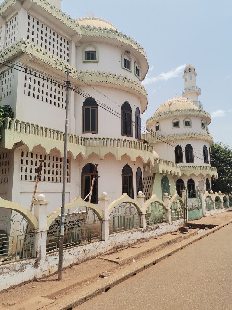 Mosque Ahmadiya, Tamale, photo