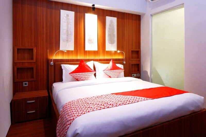 Гостиница RedDoorz Premium near Centre Point Mall Medan