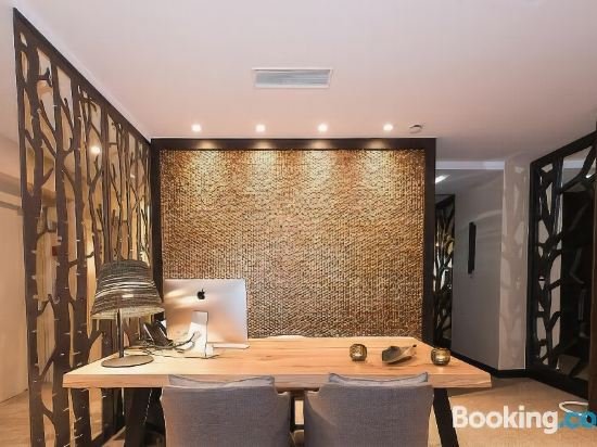 Фото The Leaf Boutique Hotel