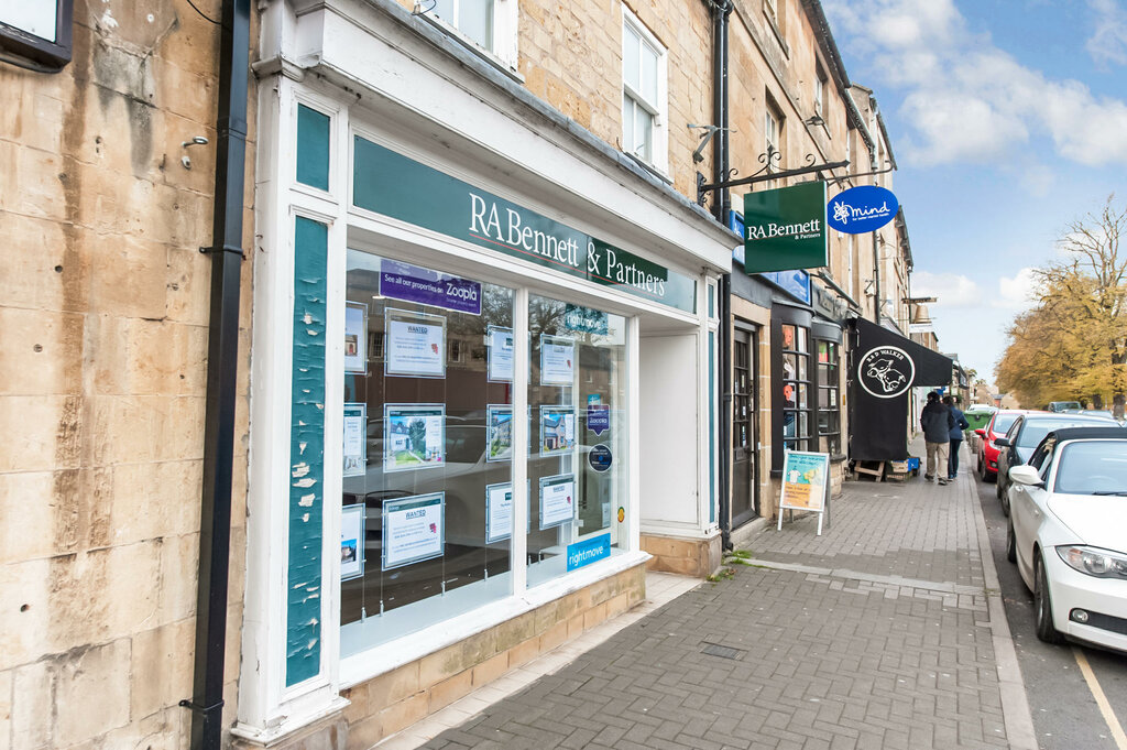 Land plots R A Bennett Estate Agent Moreton-In-Marsh, Gloucestershire County, photo