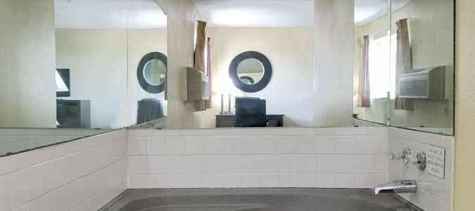 Фото Super 8 by Wyndham Kansas City