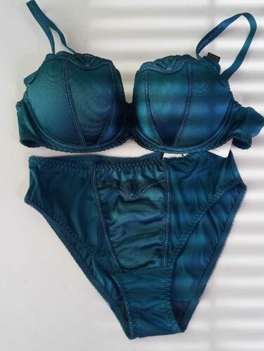 Bir yigit semiz ayolni sikadi