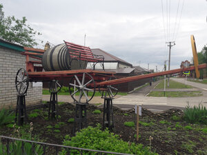Бочечный ход 100-й пожарно-спасательной части по охране ст. Ярославской Мостовского гарнизона Краснодарского края (Krasnodar Territory, Mostovskiy Municipal District, Yaroslavskaya Village, Komsomolskaya ulitsa), monument to technology