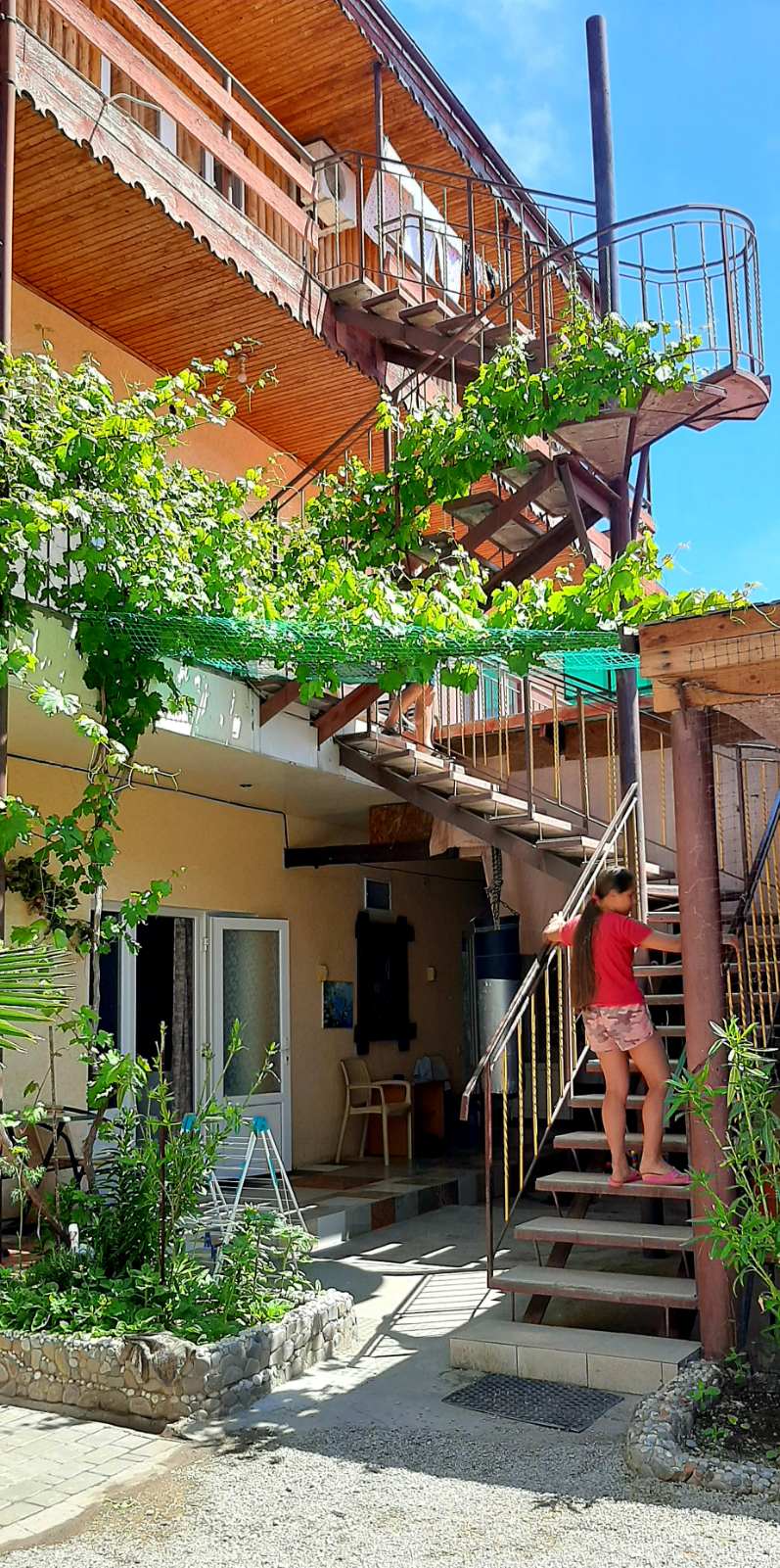 Фото отеля 2