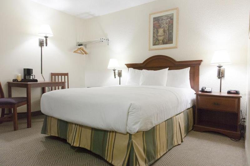 Фото Inns Of Virginia - Arlington