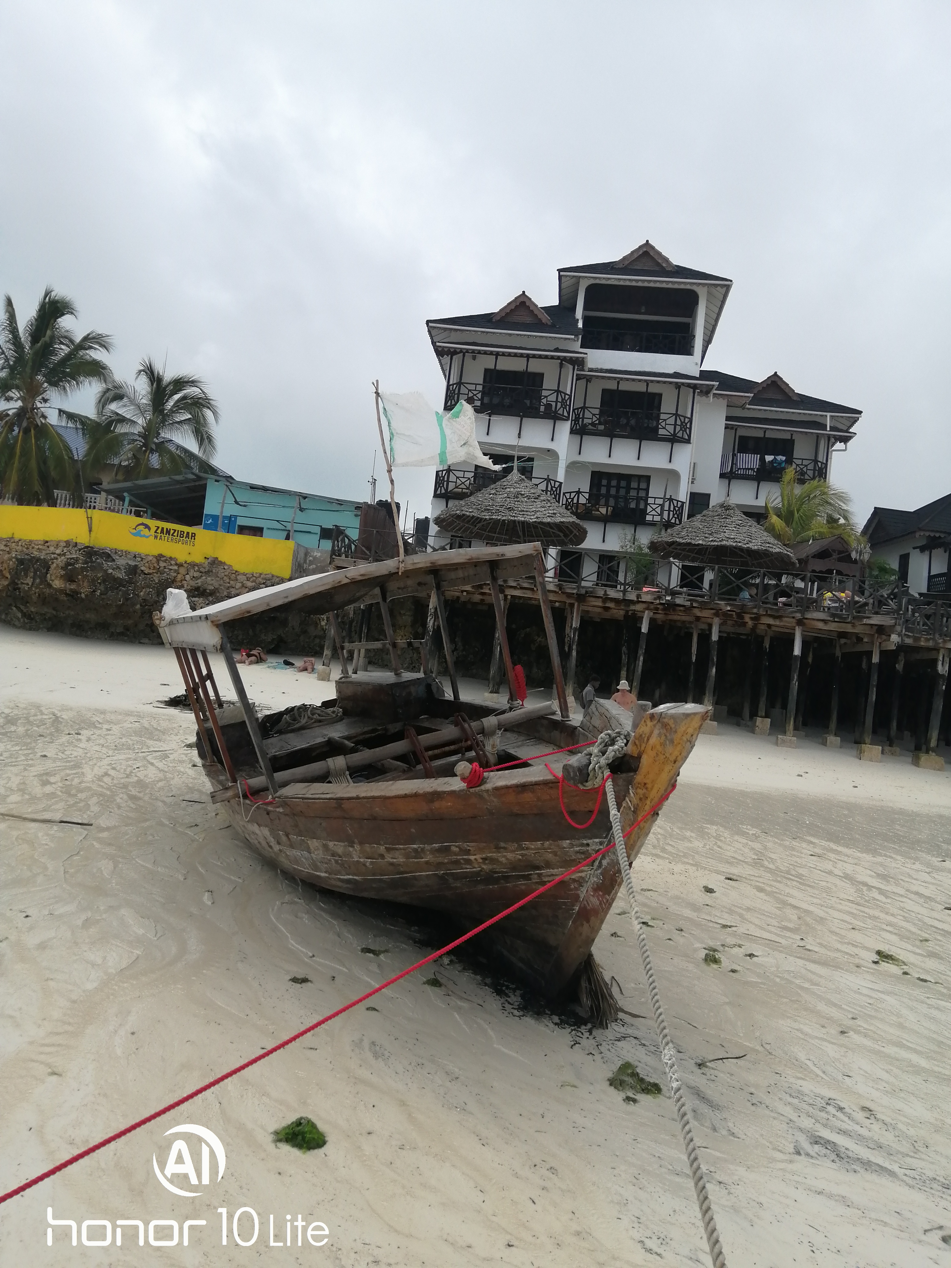 Фото Langi Langi Beach Bungalows