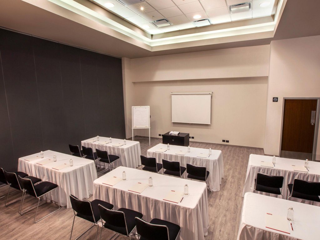 Фото City Express Suites by Marriott Cabo San Lucas