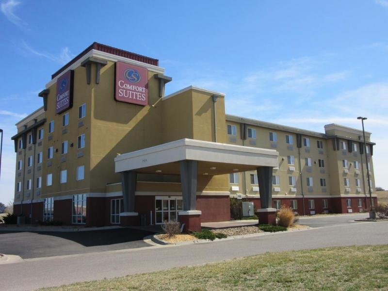 Фото Comfort Suites Airport