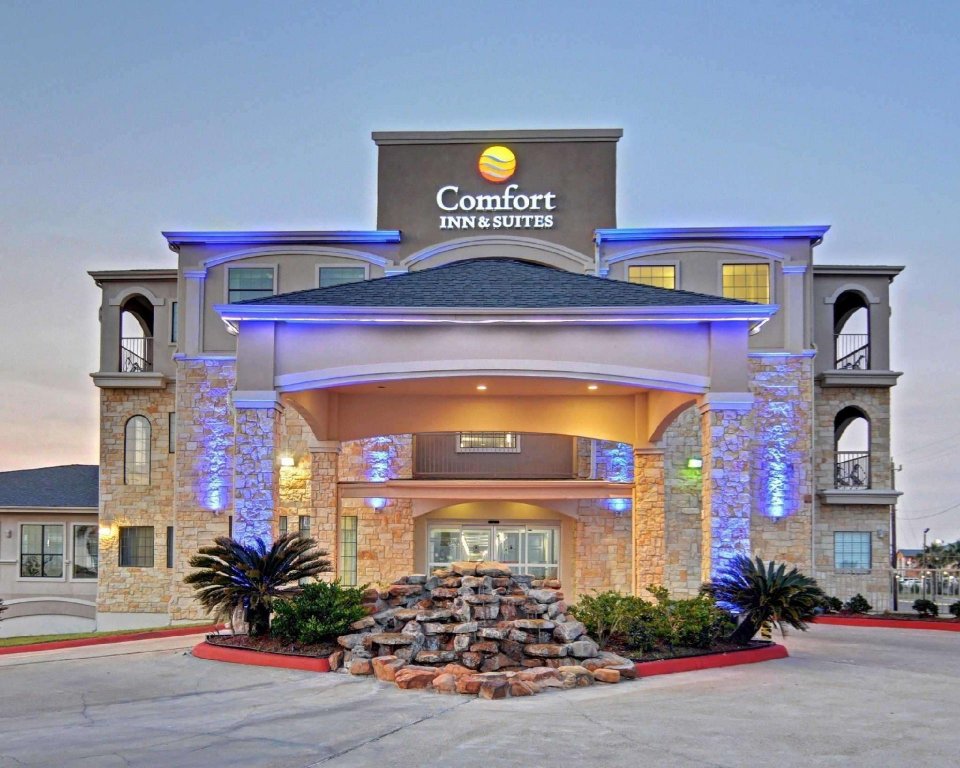 Фото Comfort Inn & Suites Beachfront