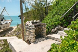 Touch of Class 1br by Eleuthera Vacation Rentals