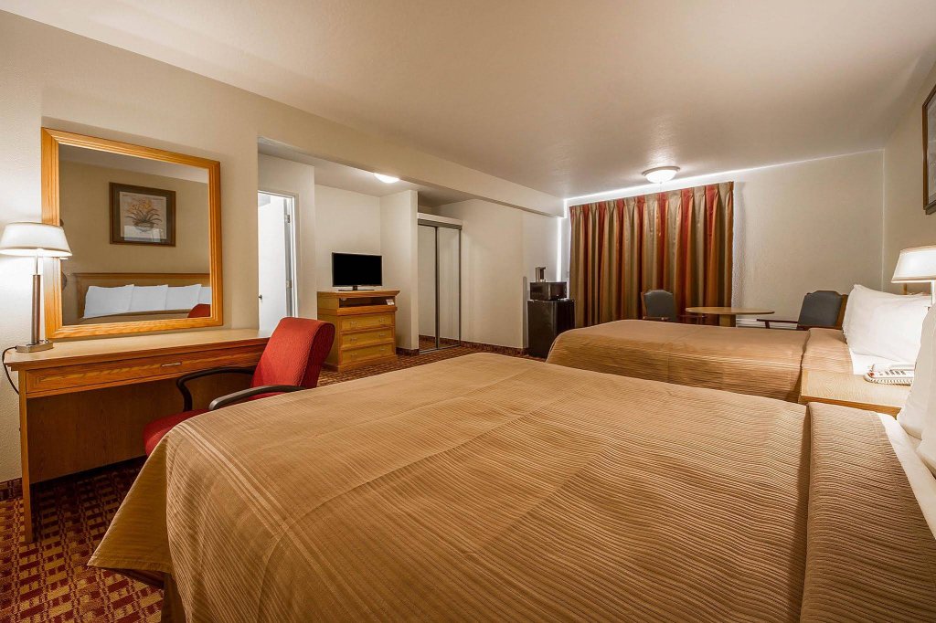 Фото Quality Inn & Suites Capitola by the Sea