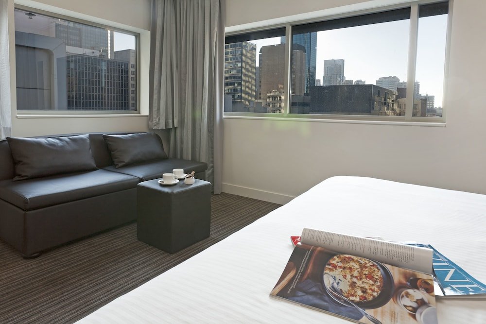 Фото Causeway 353 Hotel