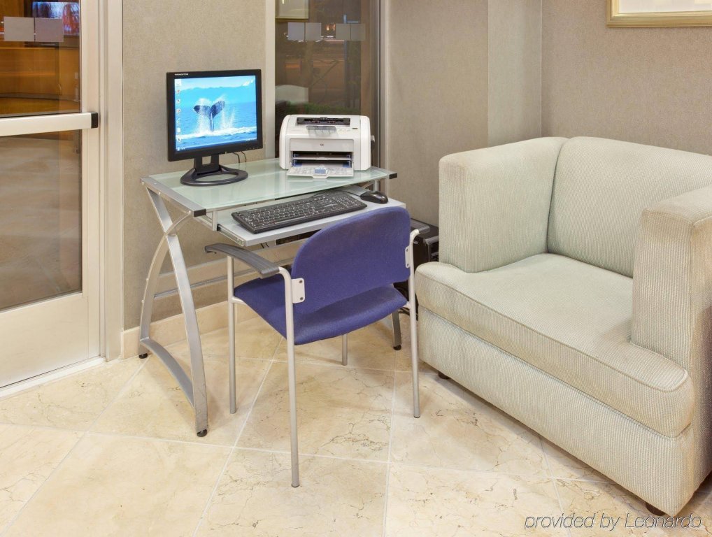 Фото Holiday Inn Express Redwood City-Central, an Ihg Hotel