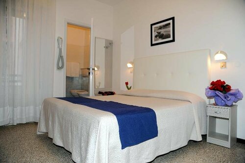 Внешний вид отеля Design Hotel Astra B&b в Мизано-Адриатико, фото 5