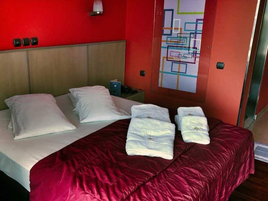 Фото Pines Hotel