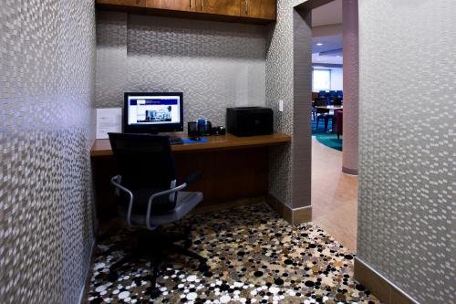 Фото Springhill Suites Mobile