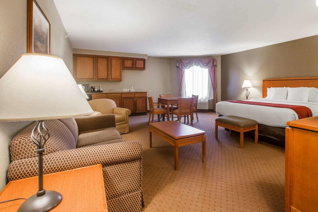 Фото Fairfield Inn & Suites by Marriott Goshen Middletown