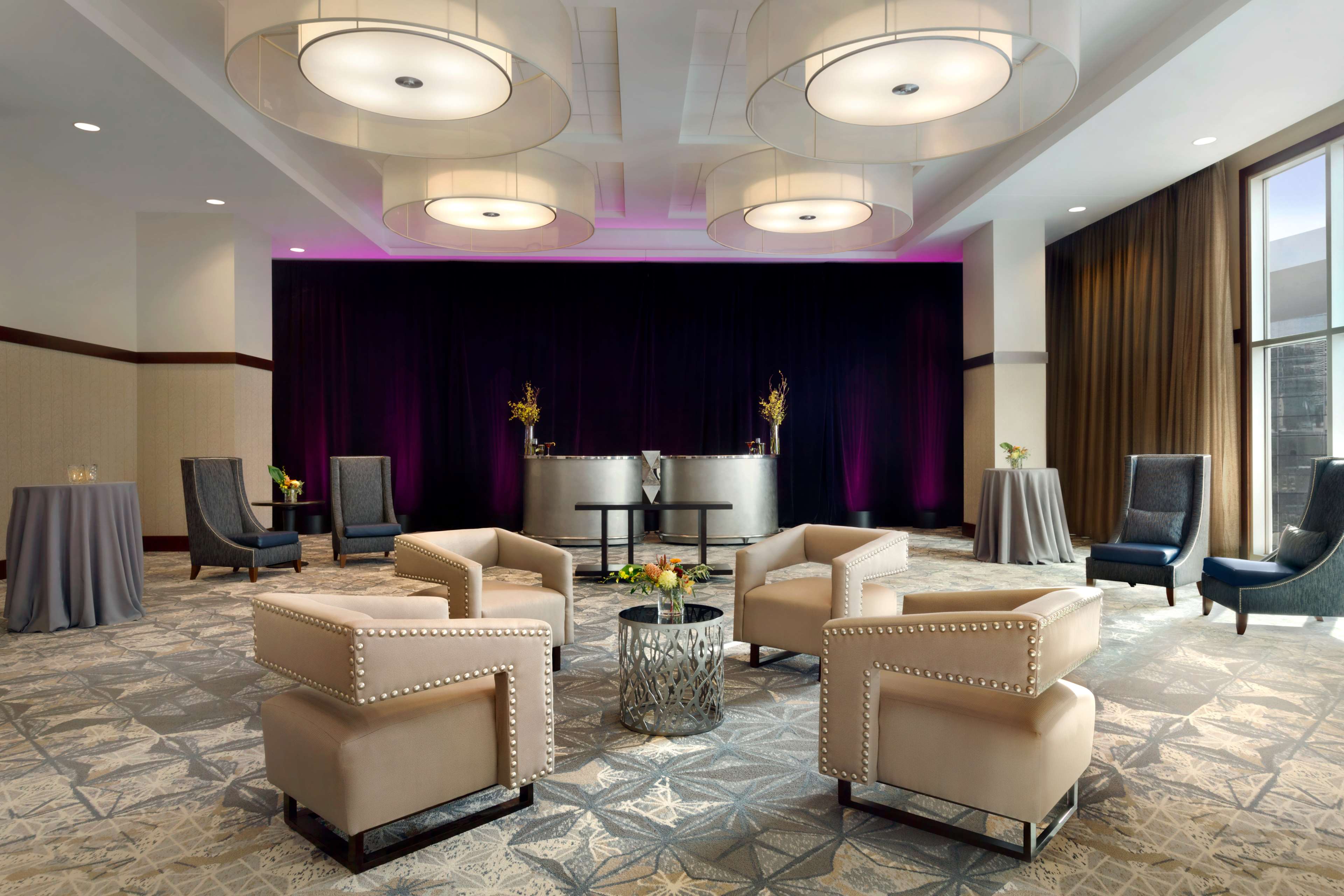 Фото Embassy Suites Denver-Downtown/Convention Center