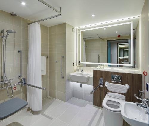 Фото Courtyard by Marriott Oxford South