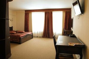 Galytska Korona (Ukraine, Ryasnoe-Russkoe, Kiltseva Doroha, Lviv, GPS N49.765986 E24.109782, 81151), hotel
