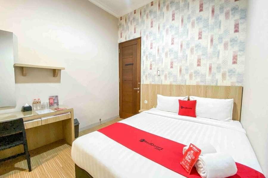 Hotel RedDoorz Syariah near Universitas Negeri Malang, Malang, photo