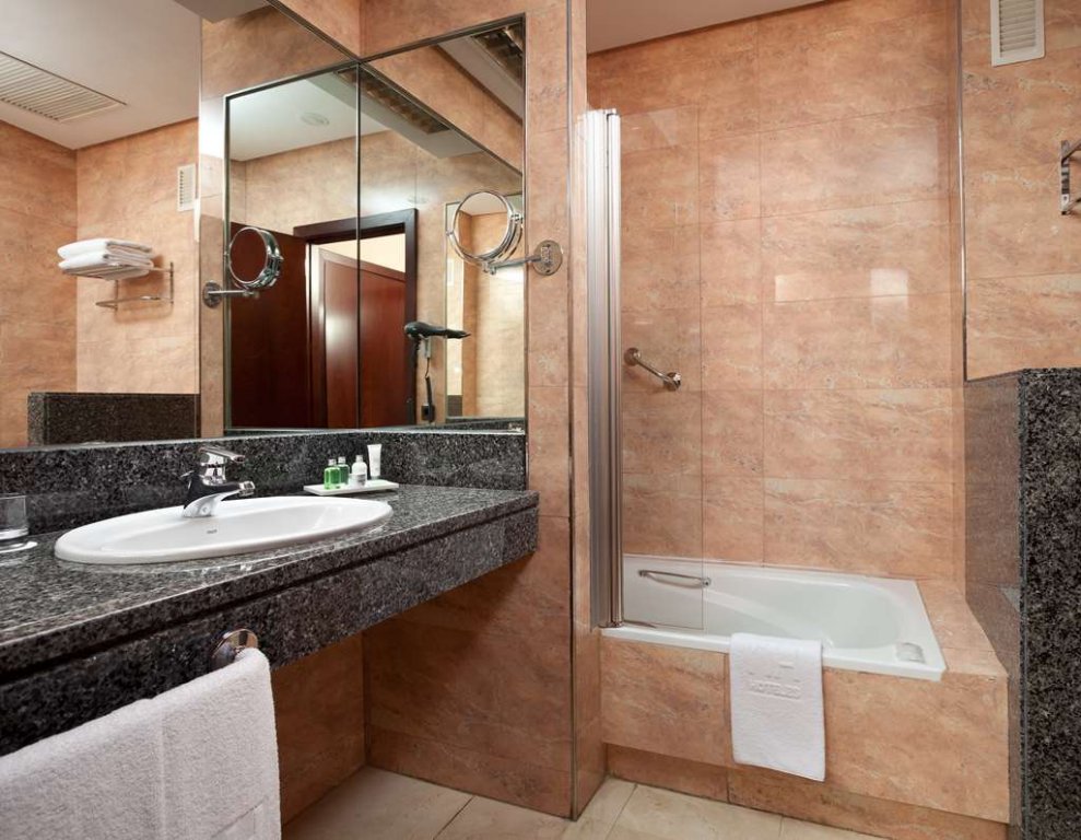 Фото Occidental Sevilla Viapol