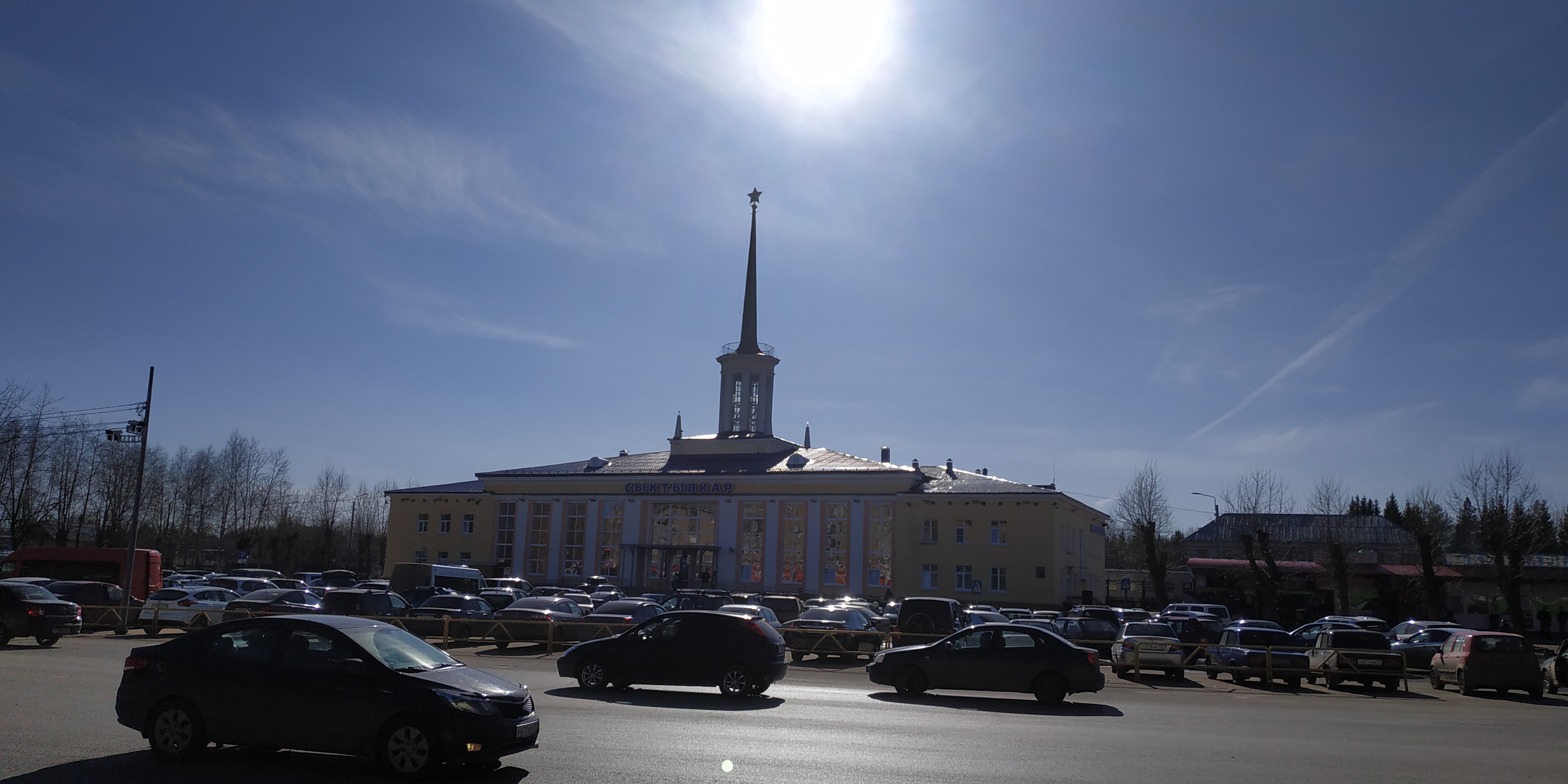 Photo: Zheleznodorozhny vokzal Syktyvkar, railway station, Syktyvkar, Morozova S