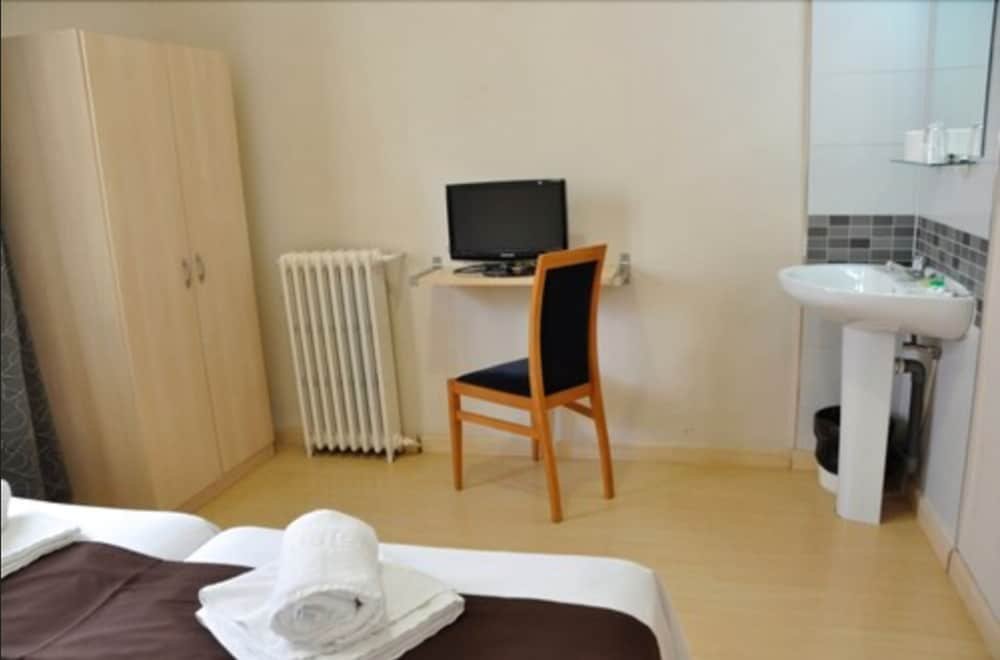 Фото Hostal Falfes