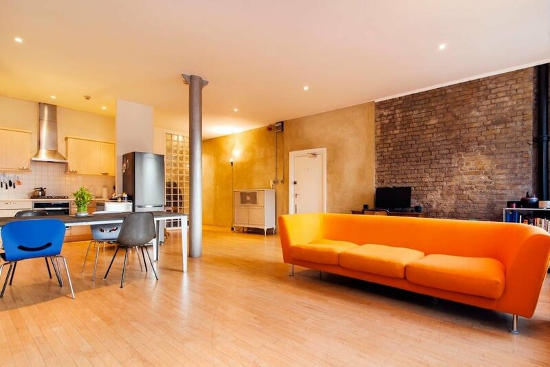 Жильё посуточно Trendy & Stylish Loft in Shoreditch в Лондоне