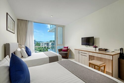 Гостиница Splash Beach Resort на Пхукете