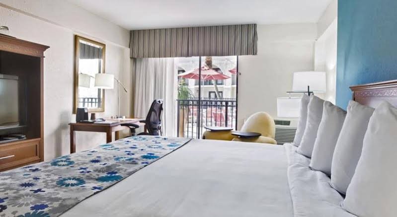 Фото Wyndham Boca Raton Hotel