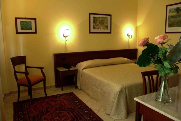 Фото отеля 2