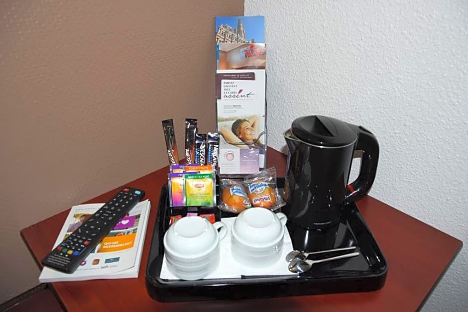 Фото Hotel The Originals Arras