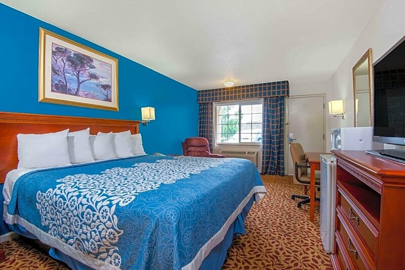 Гостиница Knights Inn Colorado Springs Central в Колорадо-Спрингс