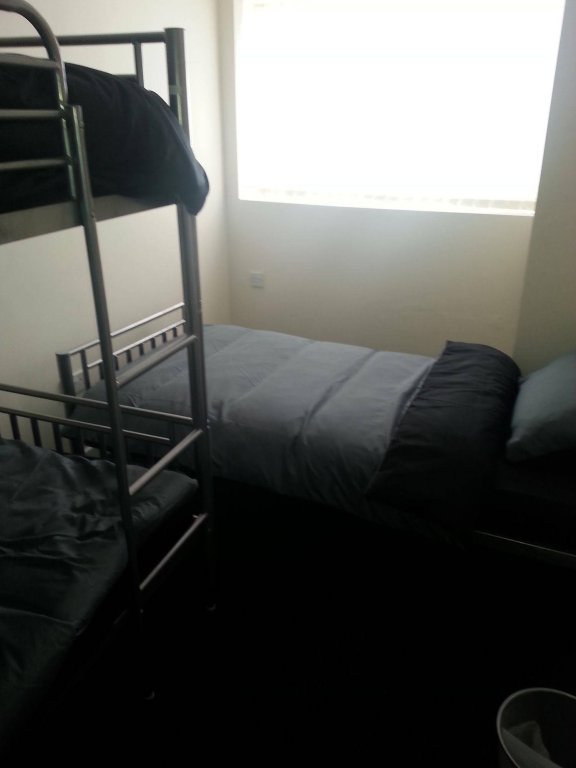 Фото Budget Apartment Shields Road