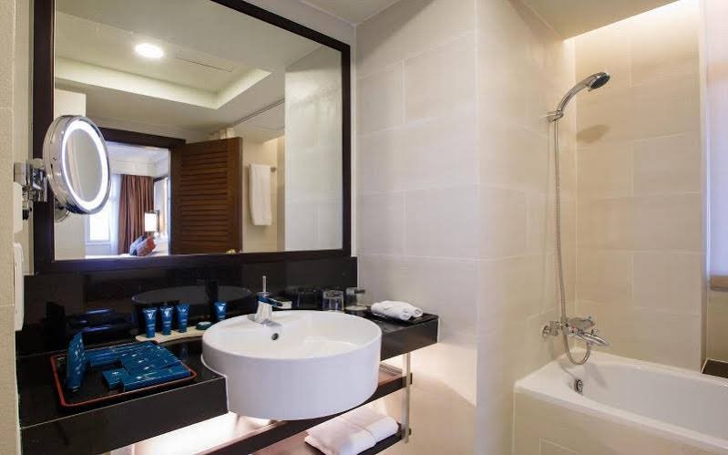 Фото Parkroyal Yangon