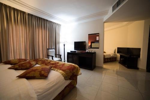 Фото Petra Moon Hotel